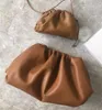 Klassieke handtassen Wolkvormige magneet Dames Avondtassen Koppeling Vrouwen Pouch Echt leer Handgemaakte meisjes handtas Crossbody Totes