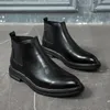 Mężczyźni Krótkie Buty Klasyczne Kostki Slip On Buty Błyszczące palce botki Anglia Casual Shoes Man Leisure Elastyczne obuwie