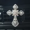 Ornements voiture cristal de diamant Croix Jésus Christian Auto Air Conditioner Sortie d'air parfum clip Désodorisant Parfumée Diffuseur