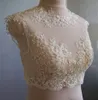 Barato !! Pérolas lace branco marfim casamento bolero jaquetas nupciais 2020 capa manga jaqueta alta jaqueta de renda para casamento noite vestido novo