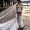 Tanie Seksowne Suknie Ślubne Mermaid Tulle Satynowe Koronkowe Aplikacje Kryształowe Perły Sheer V Neck Długie Rękawy Tort Train Plus Size Suknie ślubne