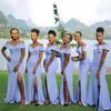 Enkla långa afrikanska brudtärna klänningar från axeln Mermaid Style Front Split Wedding Party Dresses Maid of Honor Gowns