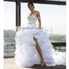 201 Luxury Wedding Dresses Organza Ruffles Gold Applique Sweep Train A Line Boho Bridal Gowns vestido de novia307T