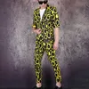 Marée Hommes Discothèque Performance Costumes Jaune Dots Motif À Manches Courtes Blazer Pantalon 2 Pièces D'été Mince Ensemble Chanteur Hôte Costumes De Performance