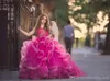 Balo Çiçek Kız Elbise Spagetti sapanlar Fuşya Ruffles Backless Dantel Aplikler Kat uzunlukta Yarışması Abiye