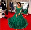 Vestido de Fiesta 2019 New Arabic Modest Green Ball Gown Evening Dresses V-Neck Sheer Långärmad Robe de Soiree Formell Prom Dress