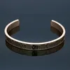 numeri romani dei braccialetti del polsino di larghezza e sottile versione dello stesso gioielli bracciale in acciaio apertura di moda bracciale in titanio stelle paio