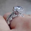 Set di fedi nuziali di fidanzamento alla moda vintage per donna Anello da festa femminile con diamante simulato da 3 ct