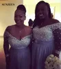 En axel Silver Grey Chiffon Bridesmaid Dresses Sequins Beaded Wedding Party Gowns för afrikanska kvinnor Long Vestiti da Cerimonia Donna