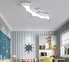 バットマンは子供のための天井のライトを導いた部屋の寝室バルコニーの家の装飾AC85-265VアクリルモダンなチャイルドルームMyy