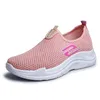 Vente chaude-chaussures chaussures de Sport pour femmes marche appartements hauteur augmentant femmes mocassins respirant Air Mesh balançoire chaussures à semelles compensées