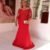 Red Beaded Mermaid Moeder van de Bruid Jurken Sheer Bateau Hals Lovertjes Lange Mouwen Avondjurken Satijn Plus Size Bruiloft Gastjurk