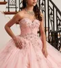 Bel vestito rosa Quinceanera Abito da ballo Sweetheart Pizzo con liste Abiti da festa per ragazze 15 anni