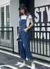 Kvinnors Jumpsuits Rompers 2021 Spring Suspenders Women Loose Holes Ripped Denim Bib Overells Casual Distressed Wide Leg Jeans R3201