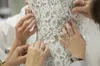 Blygsam långärmad bollklänning bröllopsklänningar brudklänningar ren juvel hals spetsar applicerade paljetter plus size robe de mariee anpassad 267m
