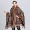 Ny Höst Vinter Kvinnors Lös Hooded Plaid Poncho Faux Fur Collar Cuff Cardigan Shawl Cape Tassels Cloak Outwear Coat C4964