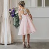 2022 Fancy Blush Pink Comunione Flower Girl Dress con applicazioni Mezze maniche al ginocchio Ragazze Pageant Gown con fiocchi di nastro per 261d