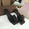 Pantofole da donna di grandi dimensioni in pelle intrecciata piatta spiaggia Botas punta quadrata tessuto infradito scarpe estive donna accogliente pista rosso bianco nero Mujer