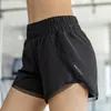 Double Layer Yoga Shorts Giallo Blu Nero di colore Un disegno elastico vita larga Comfort Sport Pant pantaloni corti per le donne capi di 23cd E19