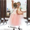 Cute Flower Girl Sukienki Księżniczka Ivory Biały Lekki Różowy Buffy Tulle Formalne Suknie Dla Wesela Długość Koszulki Dziewczyny Noszą FG1254