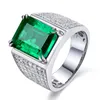 Nuovi gioielli di lusso Arrivo Big Emerald Gemstones 925 Sterling Silver Maschio Maschio Pave Zircone cubico CZ Diamond Diamond Famiglia Anello F239P