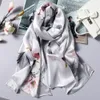 Foulard en soie de créateur de luxe en gros-Femme Chine Vent foulard en soie de mûrier imprimé cadeau long châle fabricant en gros