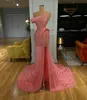 2020 rose robes de bal scintillantes une épaule dentelle appliques perles plumes robes de soirée sur mesure magnifique robe de soirée de balayage train