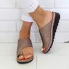 Venda Quente-Mulheres Comfy Plataforma Sandal Sapatos Pés Corrigir Rua Engrossada PU PU Couro Datando Compras Flat Sola Mulheres