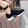 2020 Büyük Boy Kadın Rahat Ayakkabılar Moda Örgü Çorap Sneaker Siyah Kırmızı Platformu Eğitmenler Nefes Dantel-Up Runner Ayakkabı ile Kutusu AB 35-42