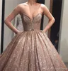 Sparkly Rose Gold Ball Gown Quinceanera Klänningar Sweetheart Sequined Dresses Evening Party Wear Prom Gowns Vestidos de Quinceañera söt 16