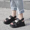 여름 여성 샌들 버클 디자인 검은 흰색 플랫폼 샌들 편안한 여성 두꺼운 단독 해변 신발 393W CJ191128