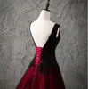 Vintage rote und schwarze Gothic-Brautkleider 2019, V-Ausschnitt, ärmellos, Perlen, Spitzenapplikationen, Aline-Tüll, Vintage, nicht weiß, Brautmode Go6059117
