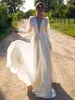 2020 Sexy col en V de mariage de plage robes en satin ivoire balayage train avec manches longues A-ligne Robes de mariée Robes Da Sposa