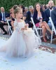 Klasyczny Długi Tulle Kwiat Kwiat Girl Dress Jewel with Bow Sash Korowód Suknia Świętej Komunia Suknie Ubierki Urodziny