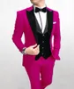 Мода зеленый Groom Tuxedos Пик нагрудные дружки Свадьба 3 шт Костюм мужской моде Бизнес Пром куртка Blazer (куртка + брюки + Tie + Vest) 2872