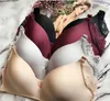 Intimates Fri frakt 2019 Ny Kvinnor Sexig BH Axelbandslös dekolletage Rygglös BH Kvinnor Lyxiga Underkläder Trådlös Push Up BH