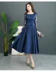 2019 Longitud del té vintage Azul marino Vestidos de dama de honor cortos y modestos con mangas largas Una línea de encaje Satén Dama de honor Vestido de fiesta de boda informal