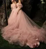 Fairy Tulle Long Evening Dresses Dusty Pink Boat Neck Off the Shoulder Prom Dress Chic Ruffles Court Train Party Gowns Gala Wear4636561