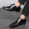 Kancoold mode affärsklänning män skor nya klassiska läder mäns kostymer skor mode spets-up klänning skor män oxfords svart