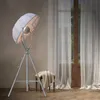 Postmoderne dreibeinige Studio-Stehlampen, klassisches Design, Fotografie-Licht, Wohnzimmer-Stehlampen, Bekleidungsgeschäftslampen