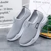 Vente chaude-chaussures chaussures de Sport pour femmes marche appartements hauteur augmentant femmes mocassins respirant Air Mesh balançoire chaussures à semelles compensées