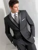 Çentikli Yaka Iki Düğme Sağdıç Gri Smokin Erkek Düğün Yakışıklı Blazer Suits (Ceket + Pantolon + Yelek + Kravat)