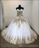 Białe i złote arabskie sukienki ślubne 2019 Sweetheart Corset Back Country Western Rustic Brdial Suknie z kolorowymi czarnymi kobietami panny młodej