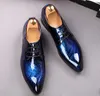 Nieuwe Mode Populaire Casual Heren Schoenen Glitter Royal Blue Print Flat Formele Oxfords Wedding Avondjurk Schoenen Sapato Social Masculino