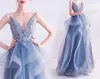 Fee Smoky Blue Prom Dresses Sexy Hals Sheer met Applique Crystal Floor Lengte Prom Dress Avondjurken