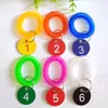 Armband spoel sleutelhanger plastic lente sleutelhanger ring houder polsbandje hotel badkamer supermarkt opslag hand ring met digitaal nummer