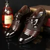 Stor storlek Kina varumärke klassisk manlig skor brun svart vit push klänning patent läder kontor stor elegant sko för män