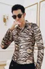 Robe Chemises imprimé animal Leopard manches longues Slim Fit Shirt Men Social Keep Shirts chauds de la personnalité