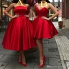 Дешевая красная сексуальная сексуальная короткая подружка невесты одевается новая милая длина колена Boho Beach Honor Maid Свадебная вечеринка гость Dres Custom Made