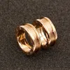 Paar Fingerringe Römische Zahl Buchstabe Imitierte Federringe Für Frauen Männer Band 18 Karat Roségold Titan Stahl Ring Neuartiger Designerschmuck